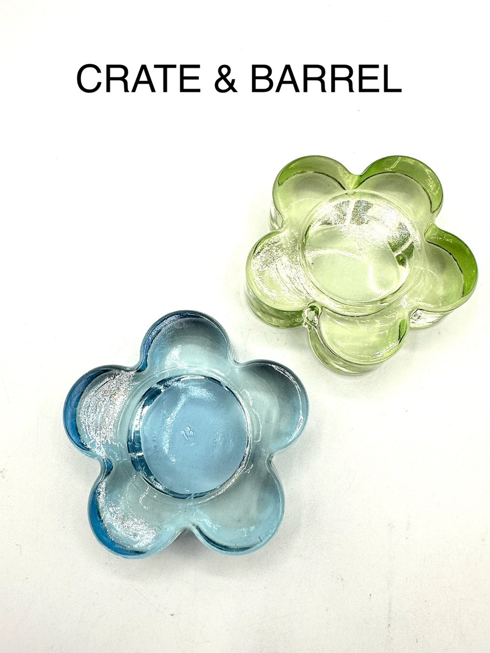 Crate&Barrel Glass Daisy Petal Votive Tealight Holders. Very nuage 90s